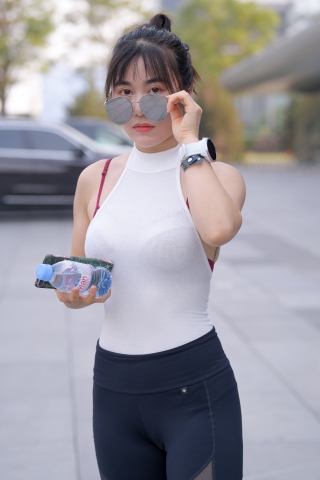 【红石赛帖】紧身美女**