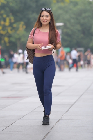 【红石赛贴】买书的瑜伽美女