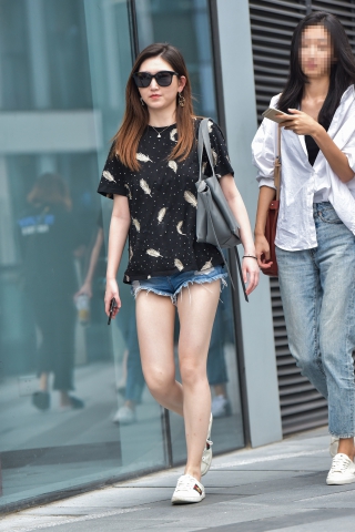 性感热裤女