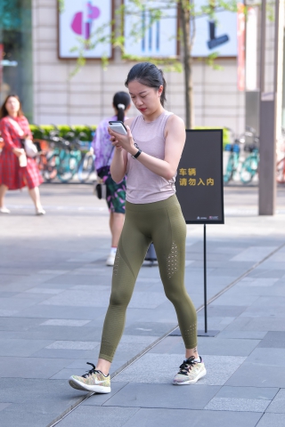 绿色瑜伽裤**
