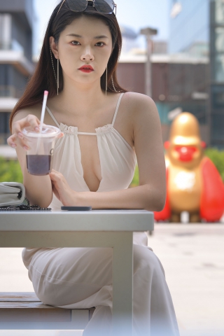 性感白裤美女