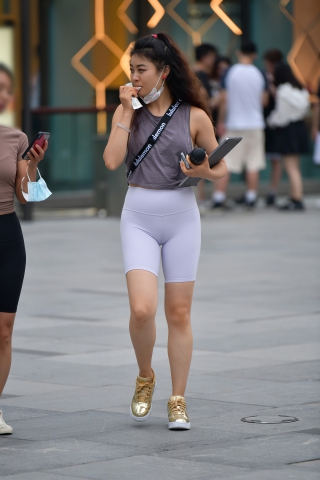 ★紧身六分瑜伽裤美女