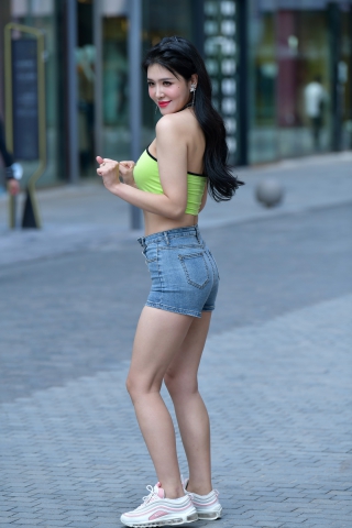 ★妩媚牛仔热裤美女