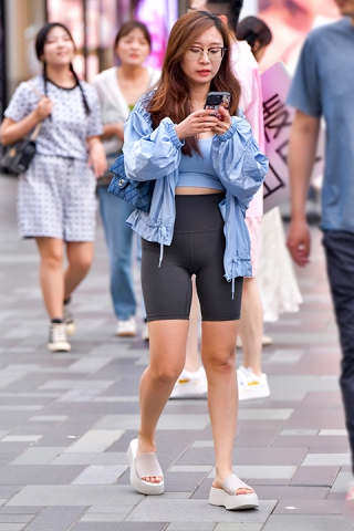 &五分瑜伽紧身裤美女