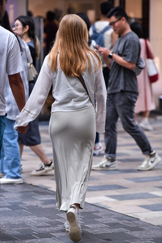 &性感长裙金发美女