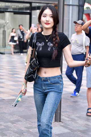 &美脐牛仔裤美女
