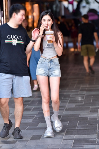 &清新热裤美女
