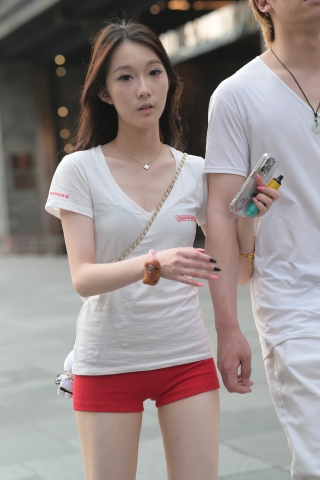 红热裤小妹