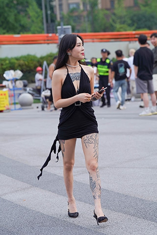 纹身美腿